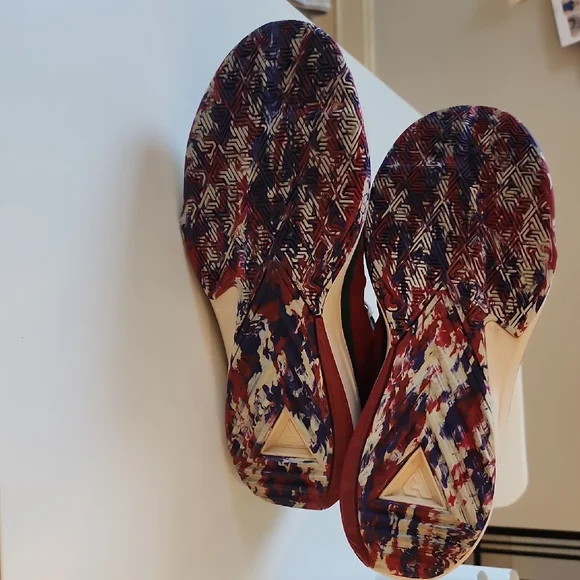 Nike Gold and Red Sneakers - Picture 4 of 8